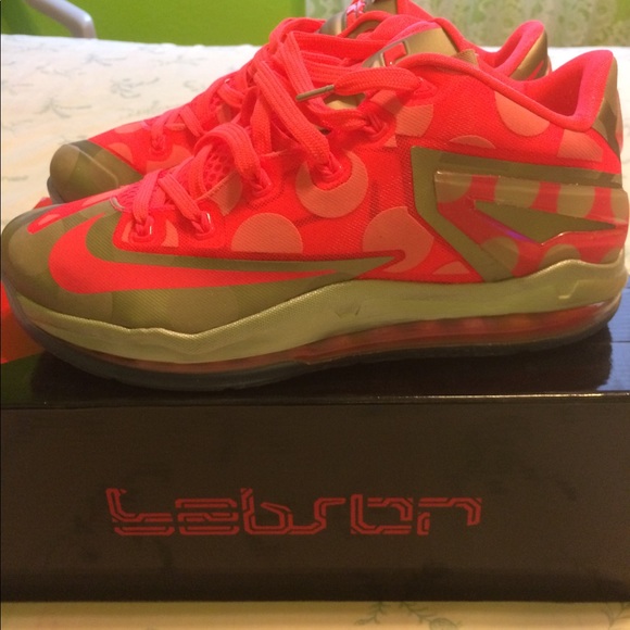 LeBron XI 11 Low Le Maison Du Collection - Picture 5 of 7